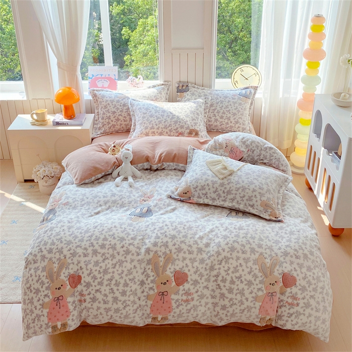 91家纺网 家纺一手货源 找家纺 佰亿莱 2025新款5D雕花雪花绒四件套碎花兔