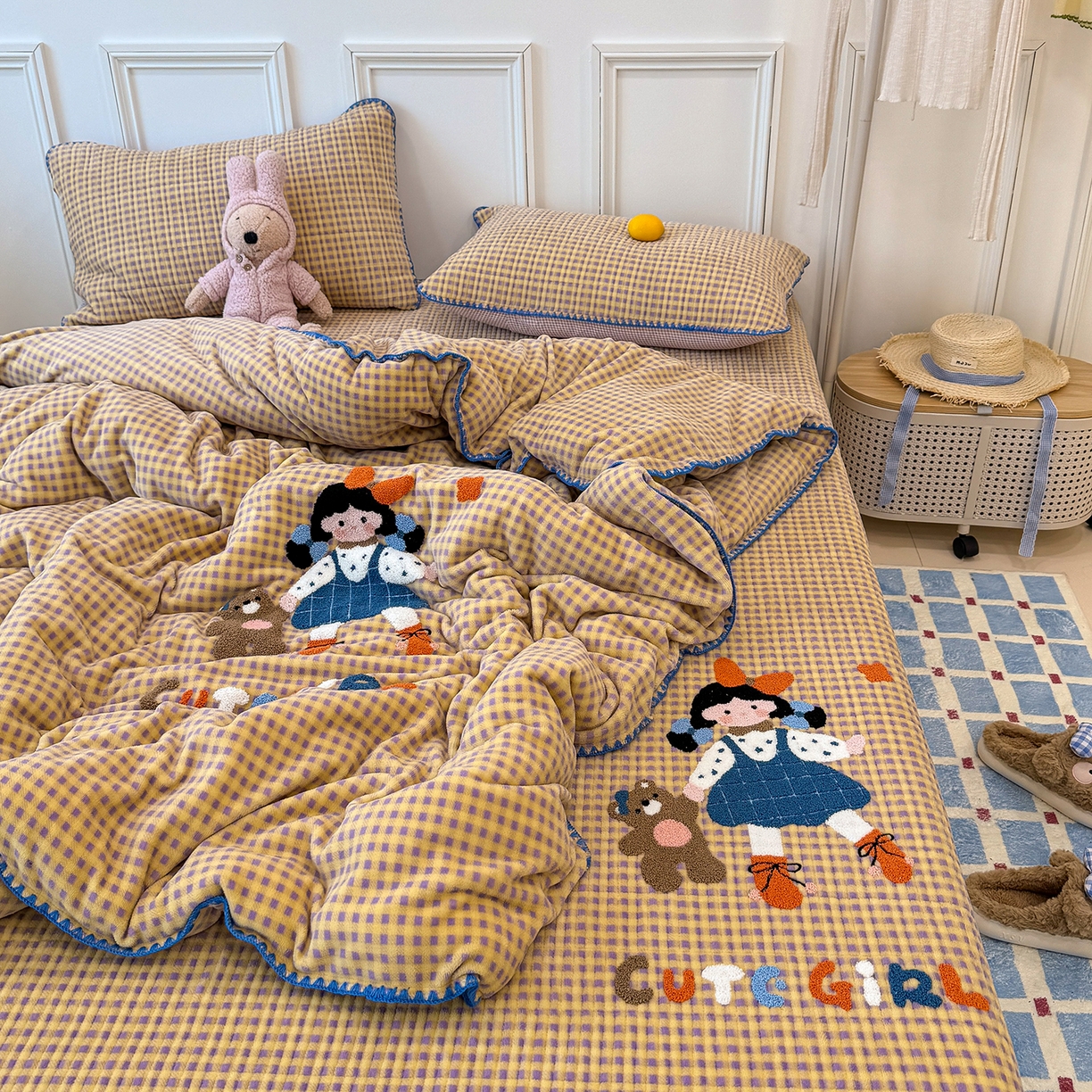 91家纺网 家纺一手货源 找家纺 （总）赫梵茜 2025新款赫梵茜毛巾绣贝壳绣工艺牛奶绒床盖四件套正反可用