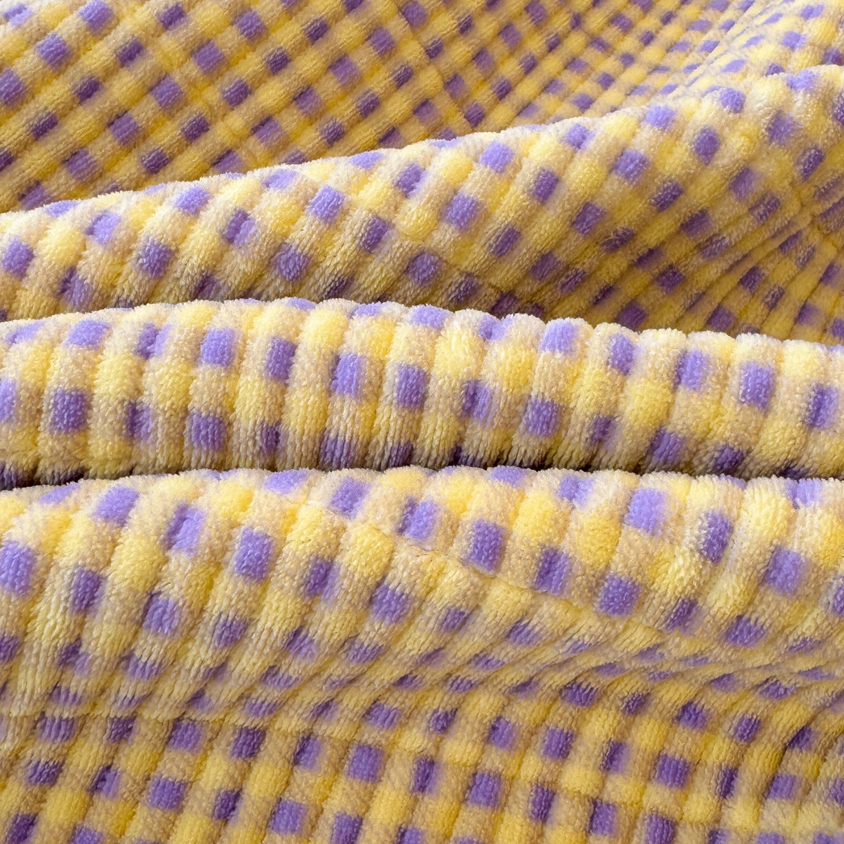 91家纺网 家纺一手货源 找家纺 赫梵茜 2025新款赫梵茜毛巾绣贝壳绣工艺牛奶绒床盖四件套正反可用 小女孩