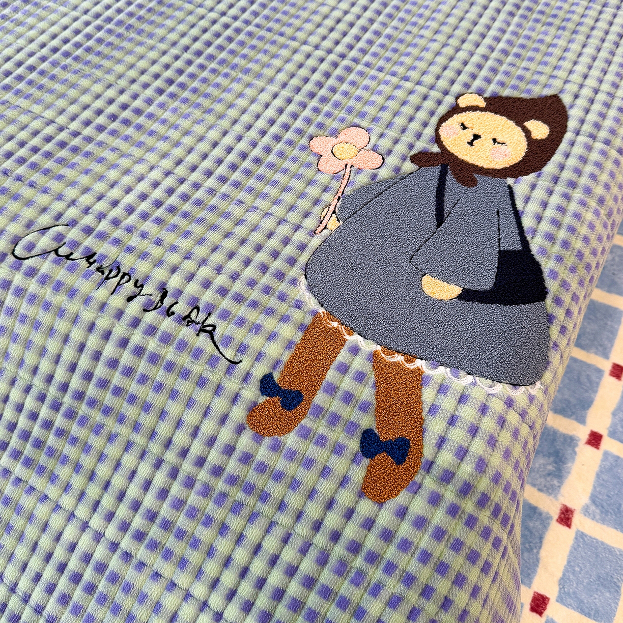 91家纺网 家纺一手货源 找家纺 赫梵茜 2025新款赫梵茜毛巾绣贝壳绣工艺牛奶绒床盖四件套正反可用 花朵宝贝