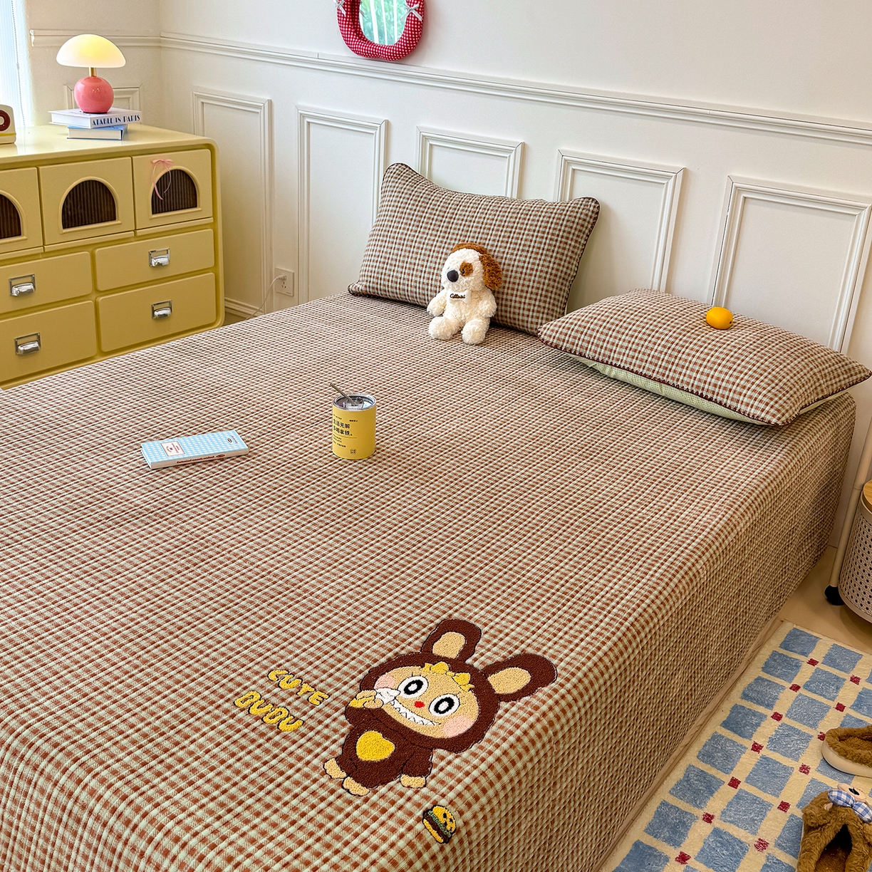 91家纺网 家纺一手货源 找家纺 赫梵茜 2025新款赫梵茜毛巾绣贝壳绣工艺牛奶绒床盖四件套正反可用 可爱布布