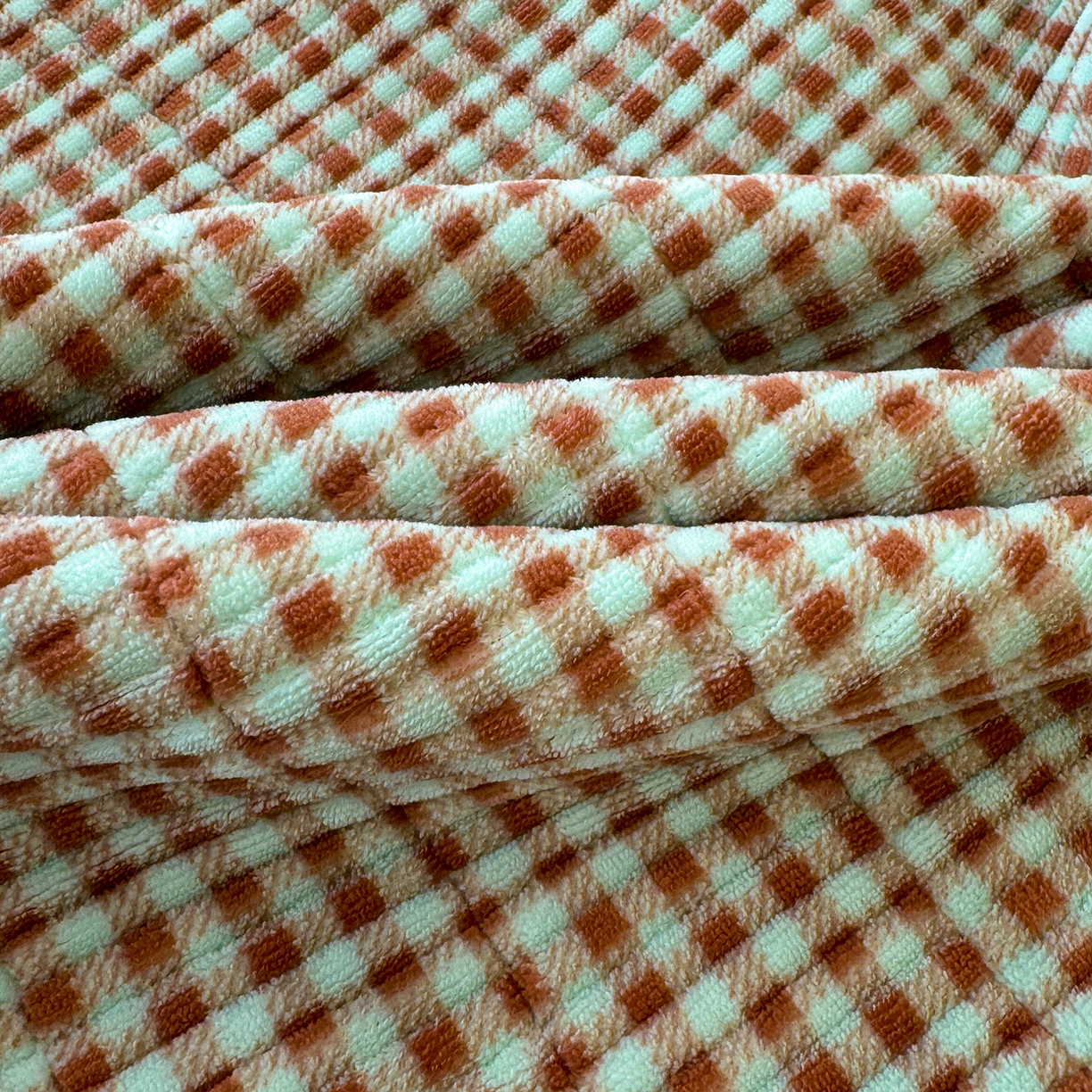 91家纺网 家纺一手货源 找家纺 赫梵茜 2025新款赫梵茜毛巾绣贝壳绣工艺牛奶绒床盖四件套正反可用 可爱布布