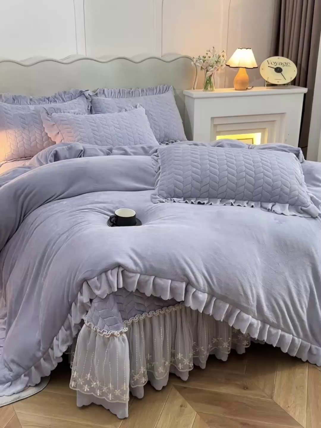 91家纺网 家纺一手货源 找家纺 铠畅家纺 2025新款丰眠系列牛奶绒床盖四件套 丰眠-灰紫