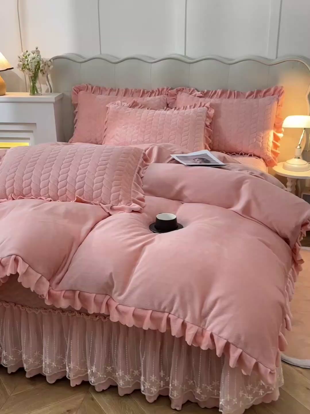 91家纺网 家纺一手货源 找家纺 铠畅家纺 2025新款丰眠系列牛奶绒床盖四件套 丰眠-粉玉