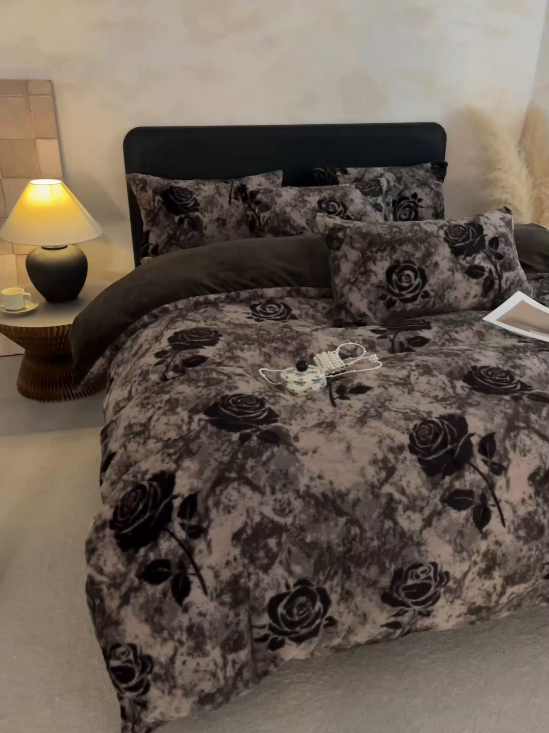 91家纺网 家纺一手货源 找家纺 铠畅家纺 2025新款美拉德风格兔毛绒床单四件套 美拉德-绽放绿