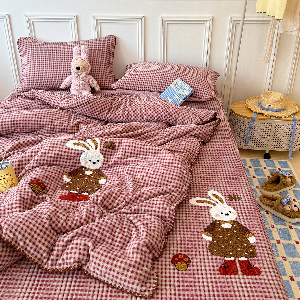 赫梵茜 2025新款赫梵茜毛巾绣贝壳绣工艺牛奶绒床盖四件套正反可用 蘑菇小兔