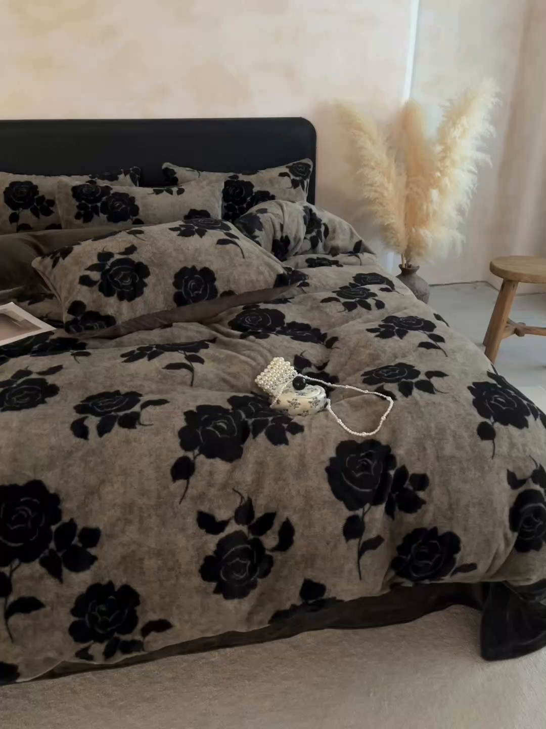 91家纺网 家纺一手货源 找家纺 铠畅家纺 2025新款美拉德风格兔毛绒床单四件套 美拉德-玫瑰绿