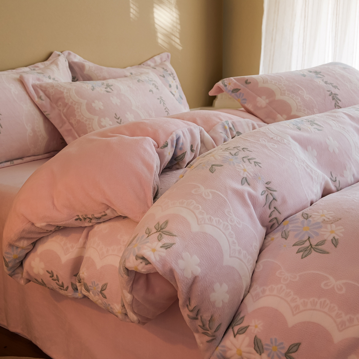 91家纺网 家纺一手货源 找家纺 菡宝 【主推第三批 带质检报告】A类全消光230g雕花绒牛奶绒四件套支持定制定做尺寸 安妮粉