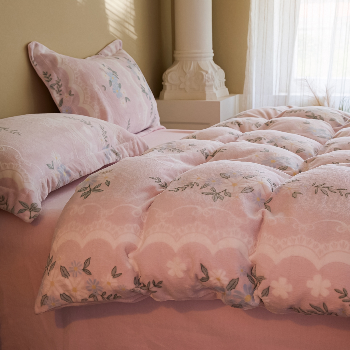 91家纺网 家纺一手货源 找家纺 菡宝 【主推第三批 带质检报告】A类全消光230g雕花绒牛奶绒四件套支持定制定做尺寸 安妮粉