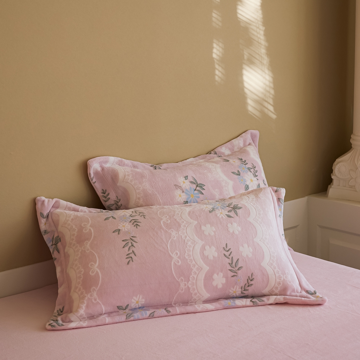 91家纺网 家纺一手货源 找家纺 菡宝 【主推第三批 带质检报告】A类全消光230g雕花绒牛奶绒四件套支持定制定做尺寸 安妮粉