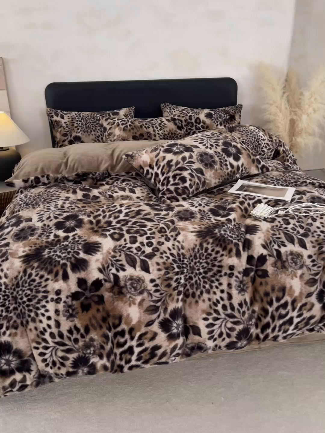 91家纺网 家纺一手货源 找家纺 铠畅家纺 2025新款美拉德风格兔毛绒床单四件套 美拉德-奢靡咖