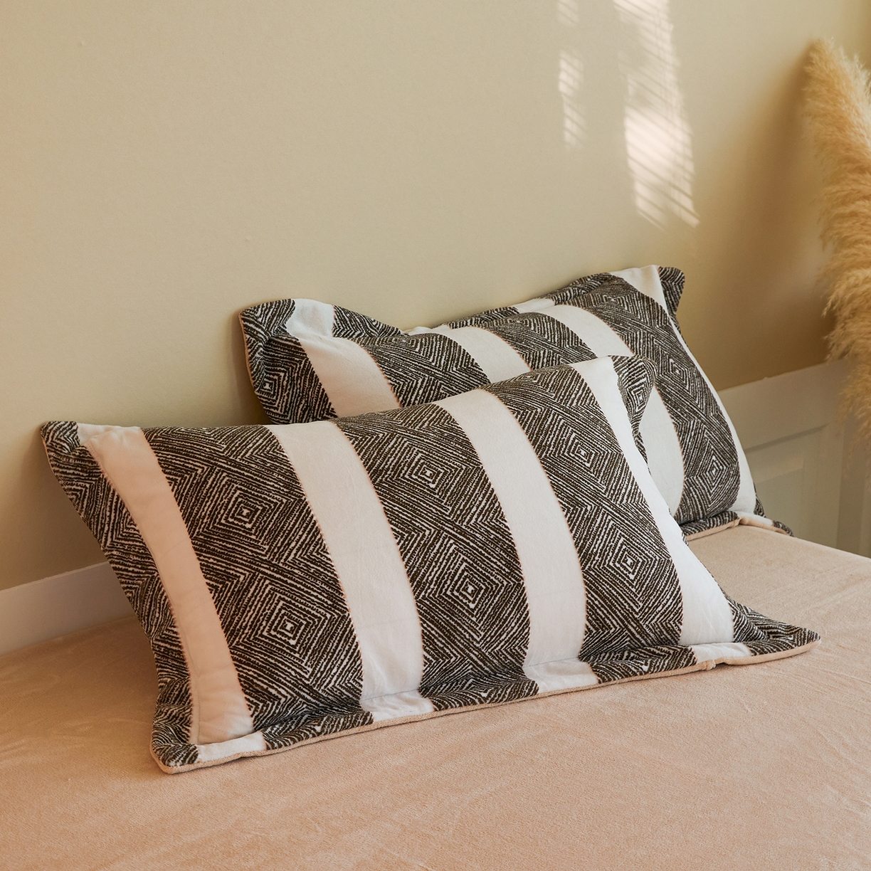 91家纺网 家纺一手货源 找家纺 菡宝 【主推第三批 带质检报告】A类全消光230g雕花绒牛奶绒四件套支持定制定做尺寸 畅想未来