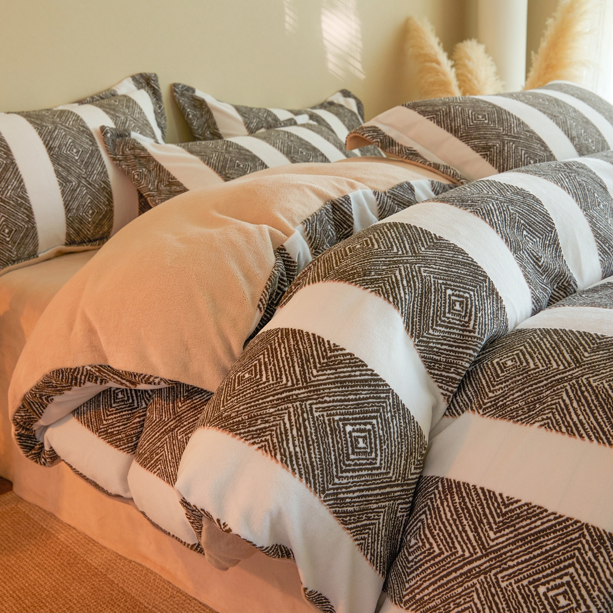 91家纺网 家纺一手货源 找家纺 菡宝 【主推第三批 带质检报告】A类全消光230g雕花绒牛奶绒四件套支持定制定做尺寸 畅想未来