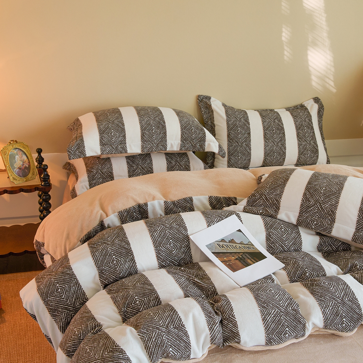 91家纺网 家纺一手货源 找家纺 菡宝 【主推第三批 带质检报告】A类全消光230g雕花绒牛奶绒四件套支持定制定做尺寸 畅想未来