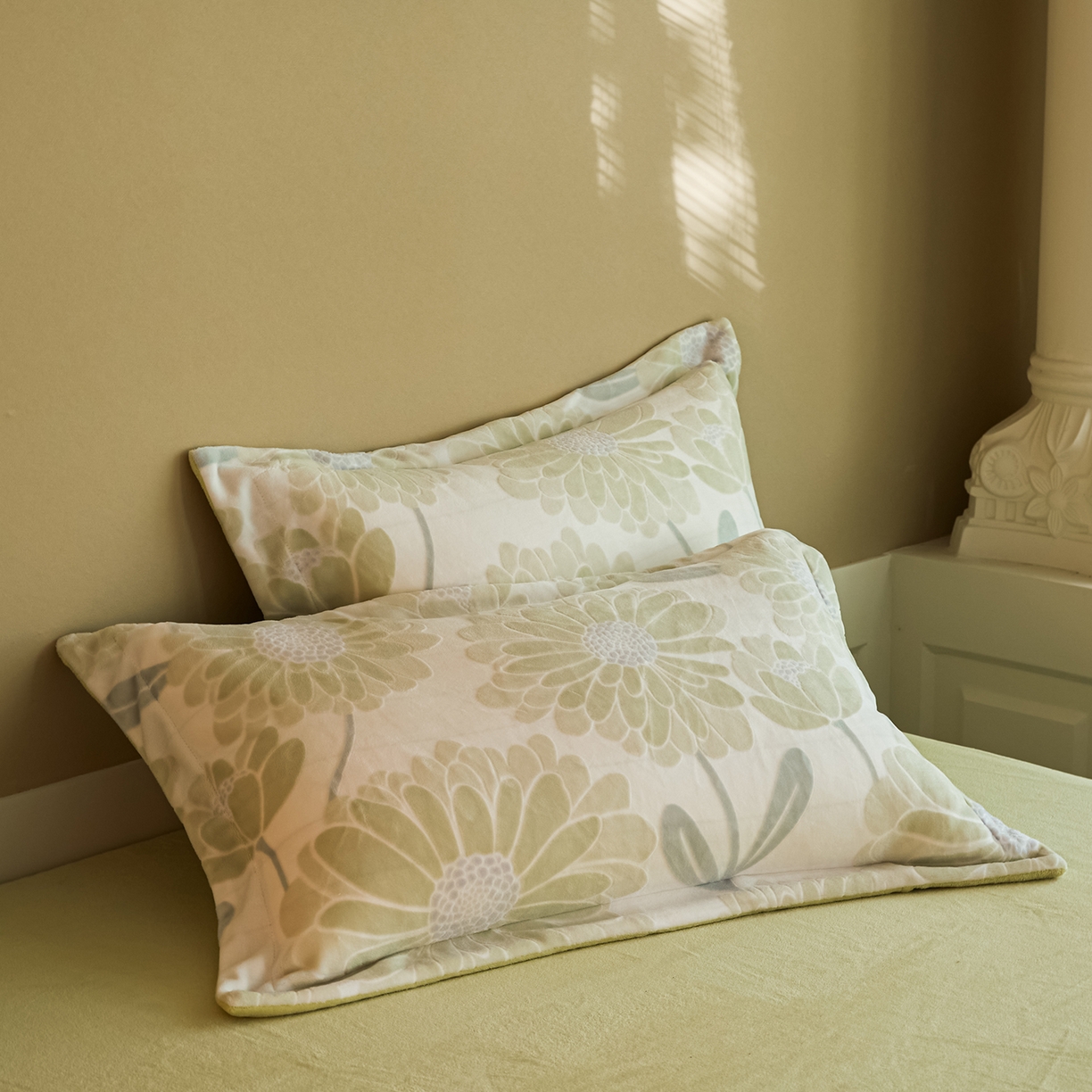 91家纺网 家纺一手货源 找家纺 菡宝 【主推第三批 带质检报告】A类全消光230g雕花绒牛奶绒四件套支持定制定做尺寸 雏菊呈露绿