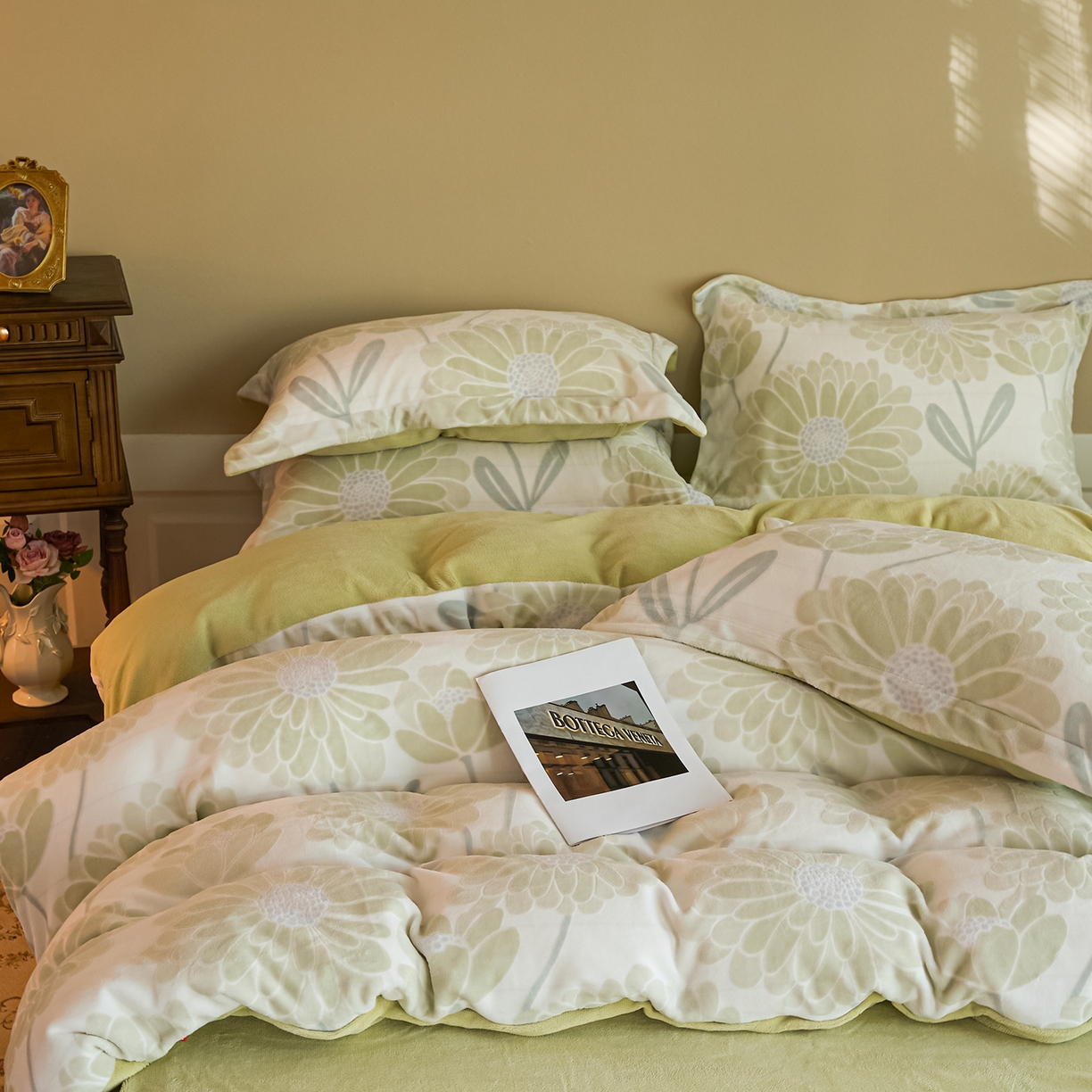 91家纺网 家纺一手货源 找家纺 菡宝 【主推第三批 带质检报告】A类全消光230g雕花绒牛奶绒四件套支持定制定做尺寸 雏菊呈露绿