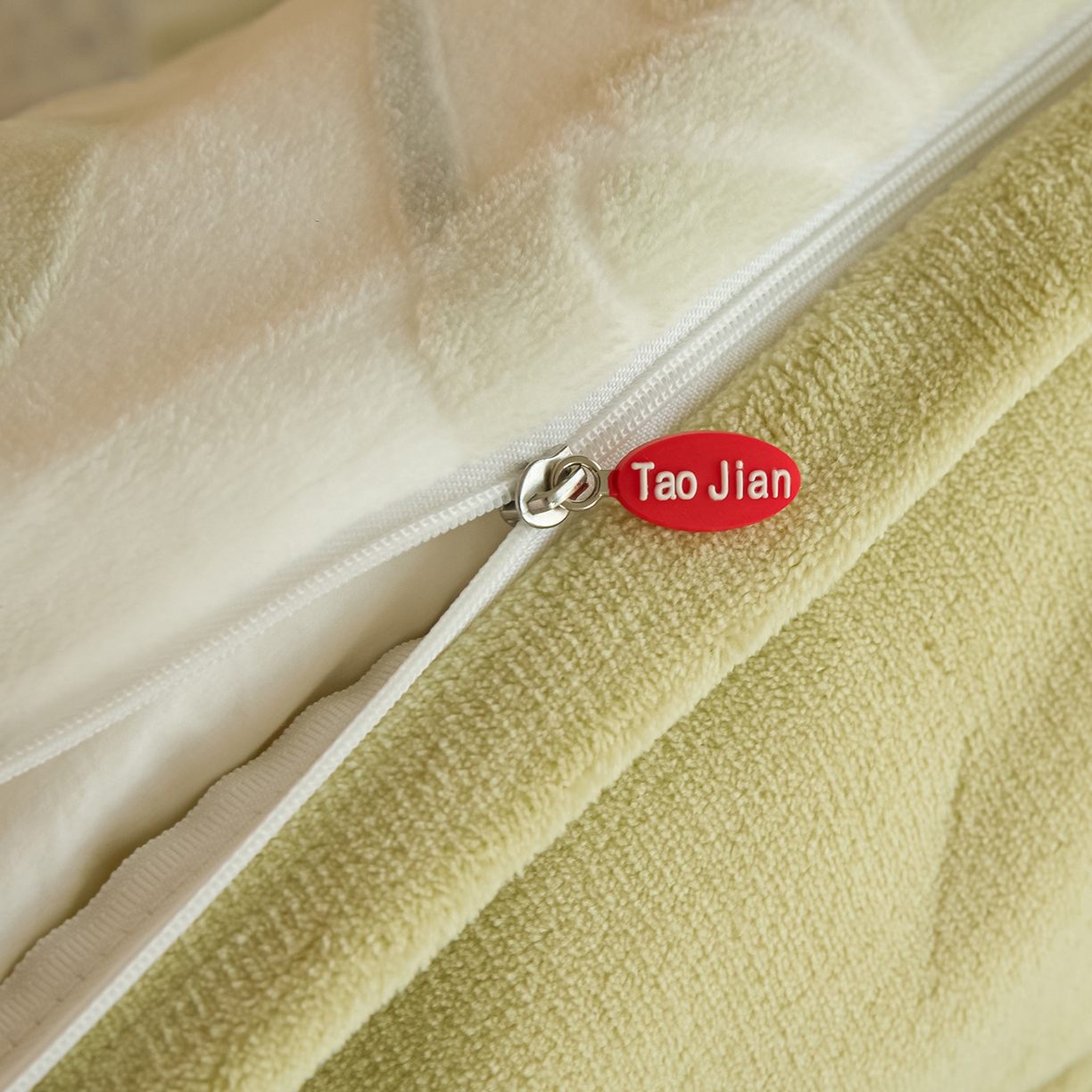 91家纺网 家纺一手货源 找家纺 菡宝 【主推第三批 带质检报告】A类全消光230g雕花绒牛奶绒四件套支持定制定做尺寸 雏菊呈露绿