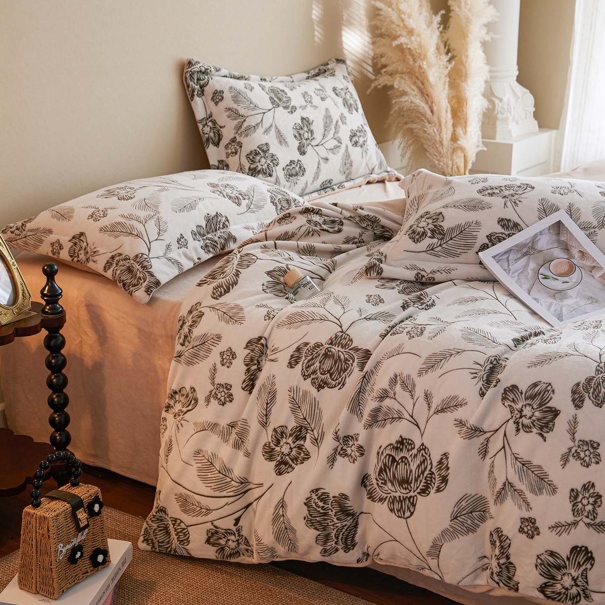 91家纺网 家纺一手货源 找家纺 菡宝 【主推第三批 带质检报告】A类全消光230g雕花绒牛奶绒四件套支持定制定做尺寸 春风微时