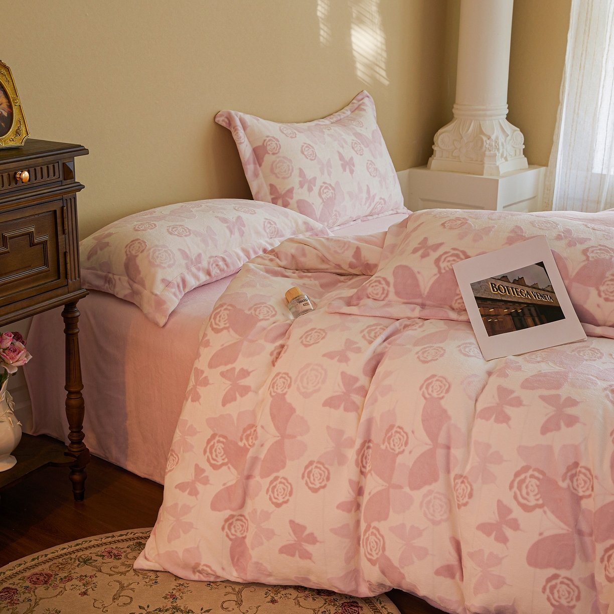 91家纺网 家纺一手货源 找家纺 菡宝 【主推第三批 带质检报告】A类全消光230g雕花绒牛奶绒四件套支持定制定做尺寸 蝶恋花