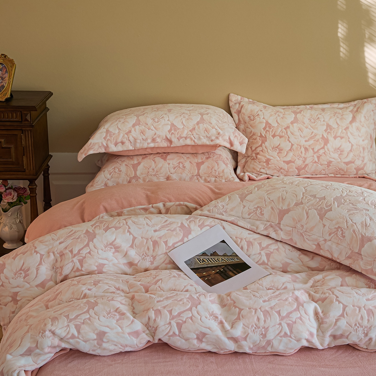 91家纺网 家纺一手货源 找家纺 菡宝 【主推第三批 带质检报告】A类全消光230g雕花绒牛奶绒四件套支持定制定做尺寸 繁花倾心