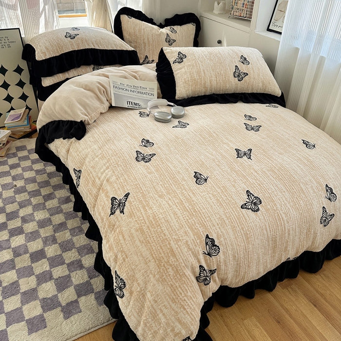 91家纺网 家纺一手货源 找家纺 （总）轻奢坊 2025新款琢色烂花牛奶绒花边套件四件套-赫本风