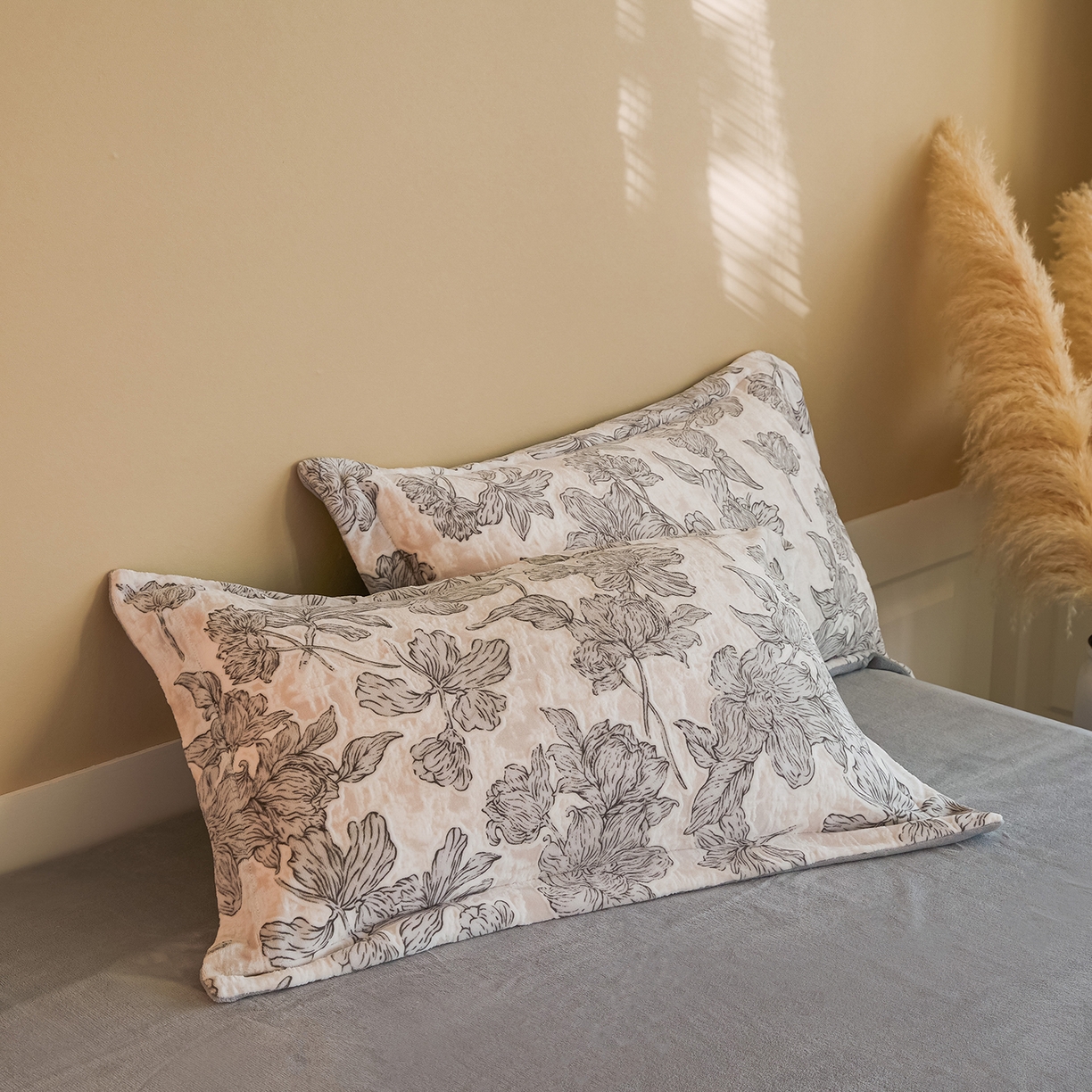 91家纺网 家纺一手货源 找家纺 菡宝 【主推第三批 带质检报告】A类全消光230g雕花绒牛奶绒四件套支持定制定做尺寸 繁花曦月