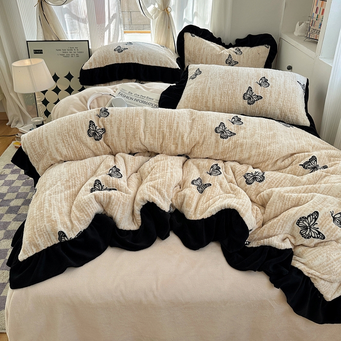 91家纺网 家纺一手货源 找家纺 轻奢坊 2025新款琢色烂花牛奶绒花边套件四件套-赫本风 赫本-蝴蝶