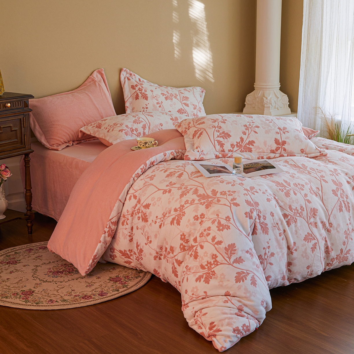 91家纺网 家纺一手货源 找家纺 菡宝 【主推第三批 带质检报告】A类全消光230g雕花绒牛奶绒四件套支持定制定做尺寸 好梦秋天粉