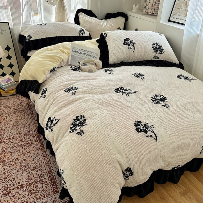 91家纺网 家纺一手货源 找家纺 轻奢坊 2025新款琢色烂花牛奶绒花边套件四件套-赫本风 赫本-玫瑰