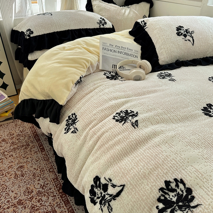 91家纺网 家纺一手货源 找家纺 轻奢坊 2025新款琢色烂花牛奶绒花边套件四件套-赫本风 赫本-玫瑰