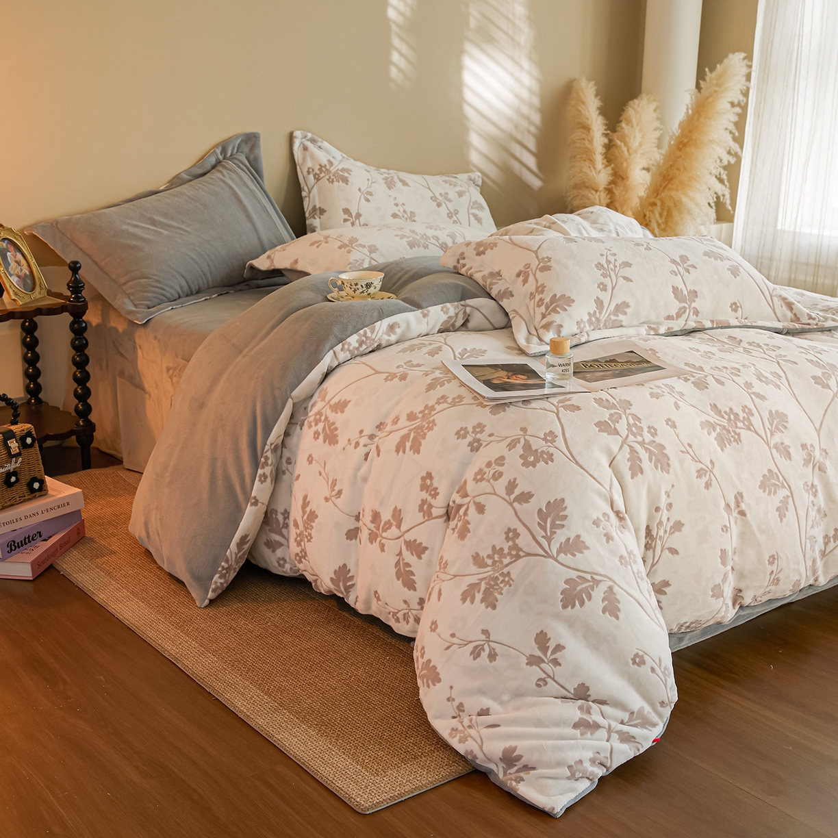 91家纺网 家纺一手货源 找家纺 菡宝 【主推第三批 带质检报告】A类全消光230g雕花绒牛奶绒四件套支持定制定做尺寸 好梦秋天灰