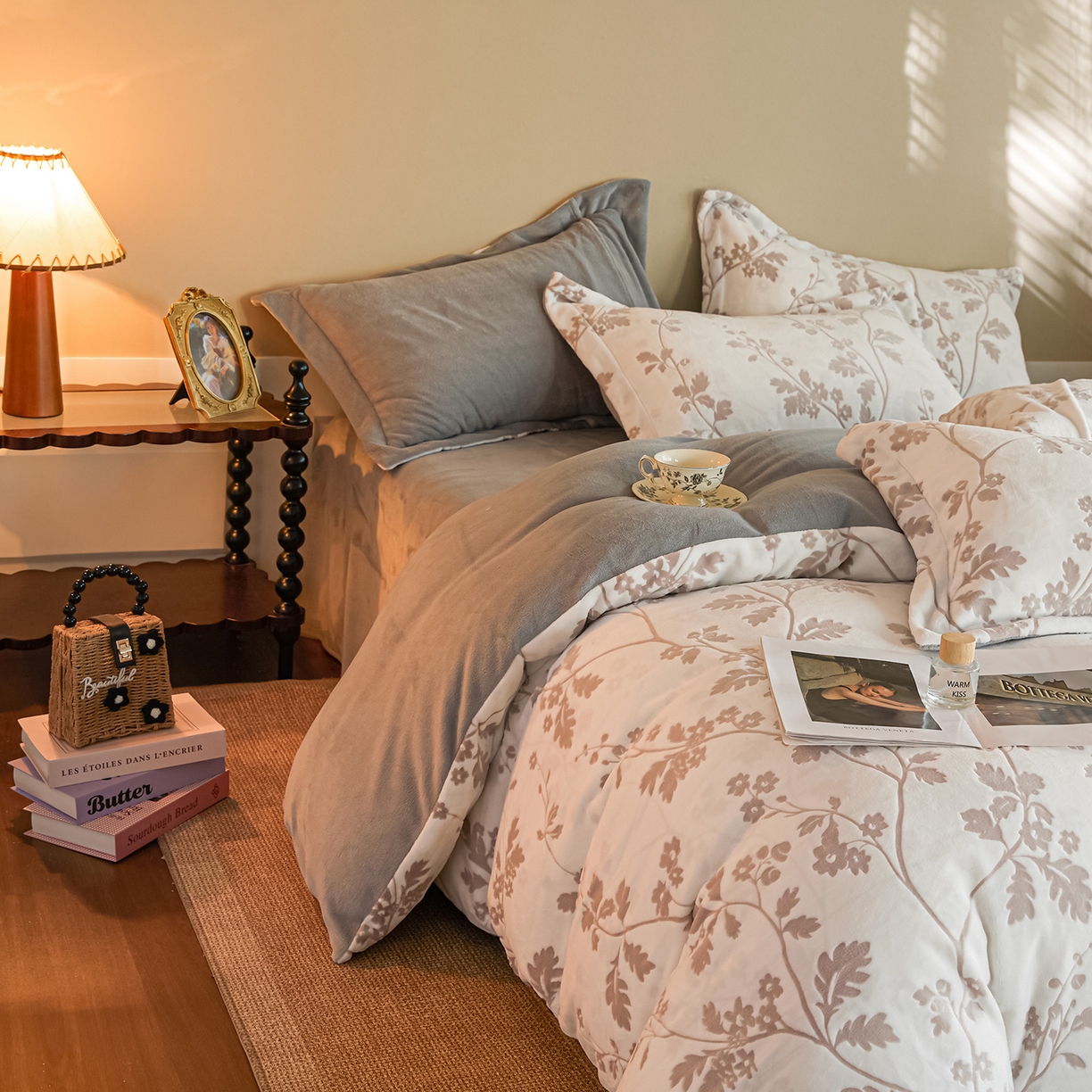 91家纺网 家纺一手货源 找家纺 菡宝 【主推第三批 带质检报告】A类全消光230g雕花绒牛奶绒四件套支持定制定做尺寸 好梦秋天灰