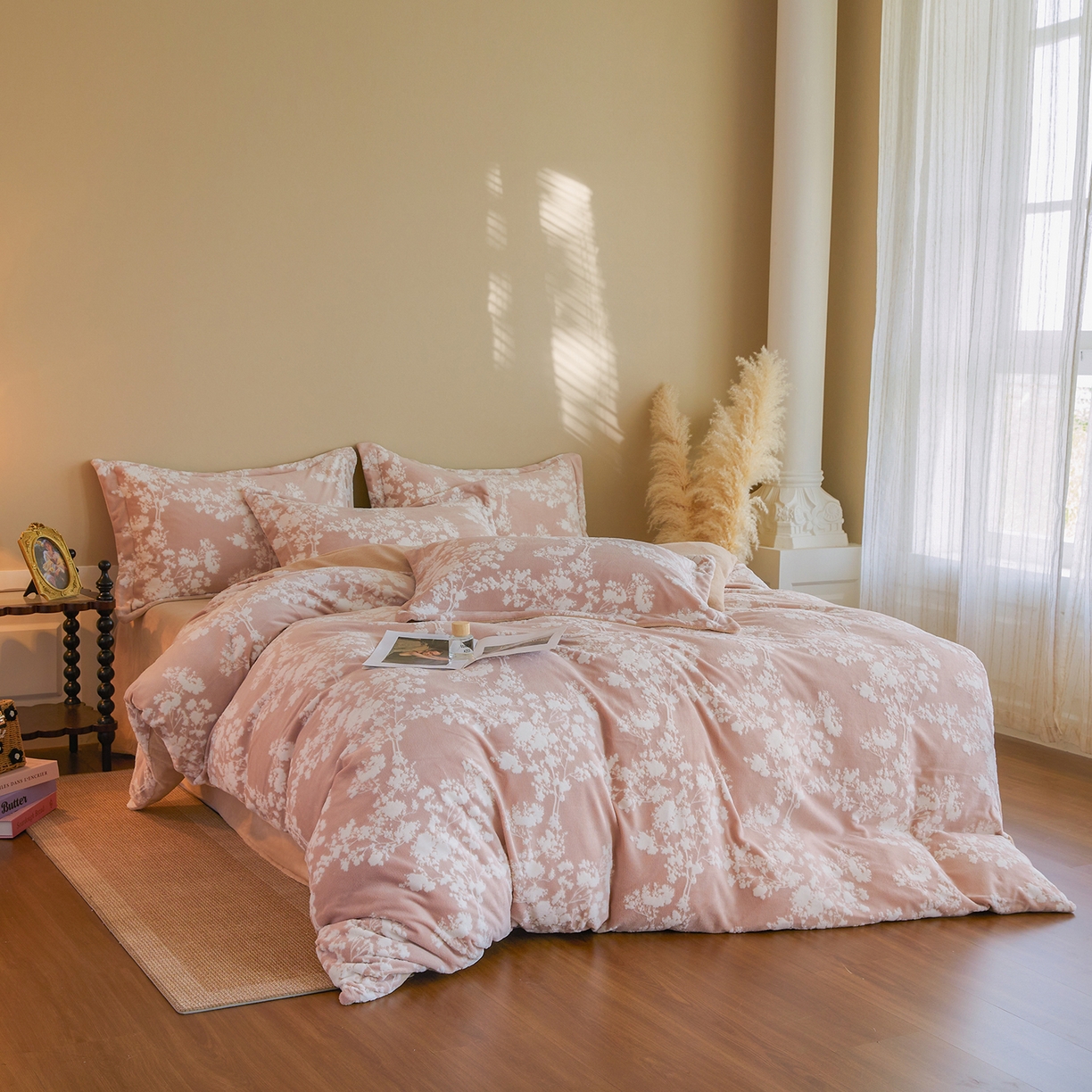 菡宝 【主推第三批 带质检报告】A类全消光230g雕花绒牛奶绒四件套支持定制定做尺寸 画意枝头粉