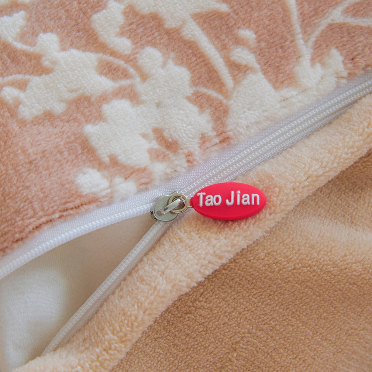 91家纺网 家纺一手货源 找家纺 菡宝 【主推第三批 带质检报告】A类全消光230g雕花绒牛奶绒四件套支持定制定做尺寸 画意枝头粉