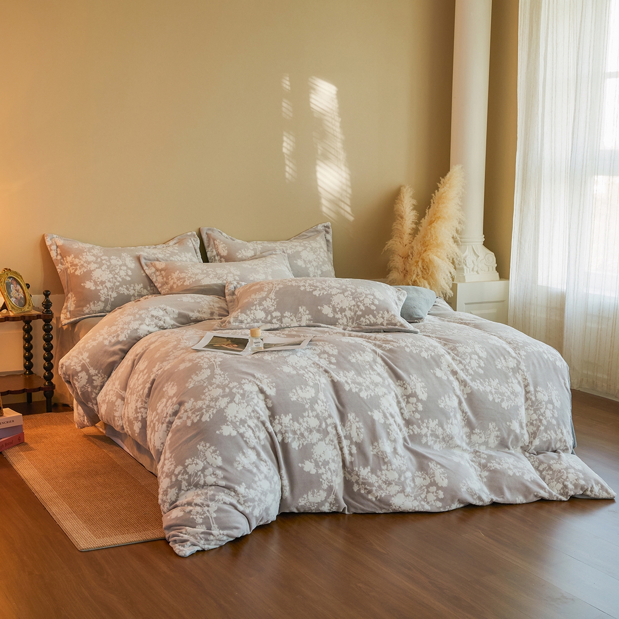 菡宝 【主推第三批 带质检报告】A类全消光230g雕花绒牛奶绒四件套支持定制定做尺寸 画意枝头灰