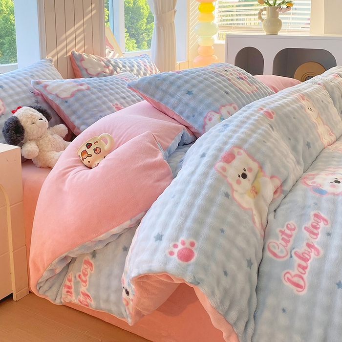 91家纺网 家纺一手货源 找家纺 艾橙 2025新款泡泡牛奶绒加厚保暖印花四件套 比尔狗