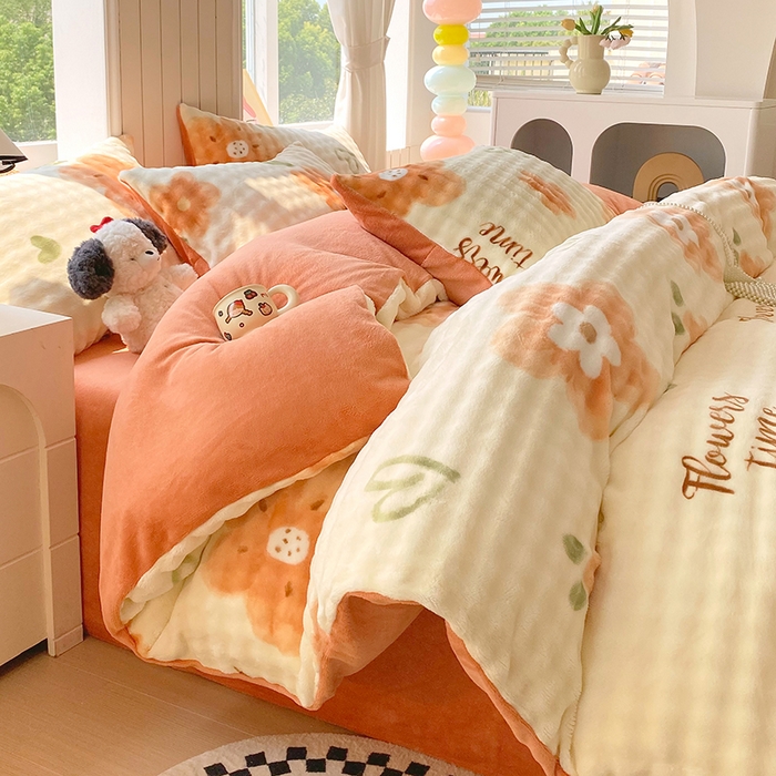 91家纺网 家纺一手货源 找家纺 艾橙 2025新款泡泡牛奶绒加厚保暖印花四件套 花样年华