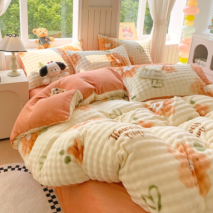 91家纺网 家纺一手货源 找家纺 艾橙 2025新款泡泡牛奶绒加厚保暖印花四件套 花样年华