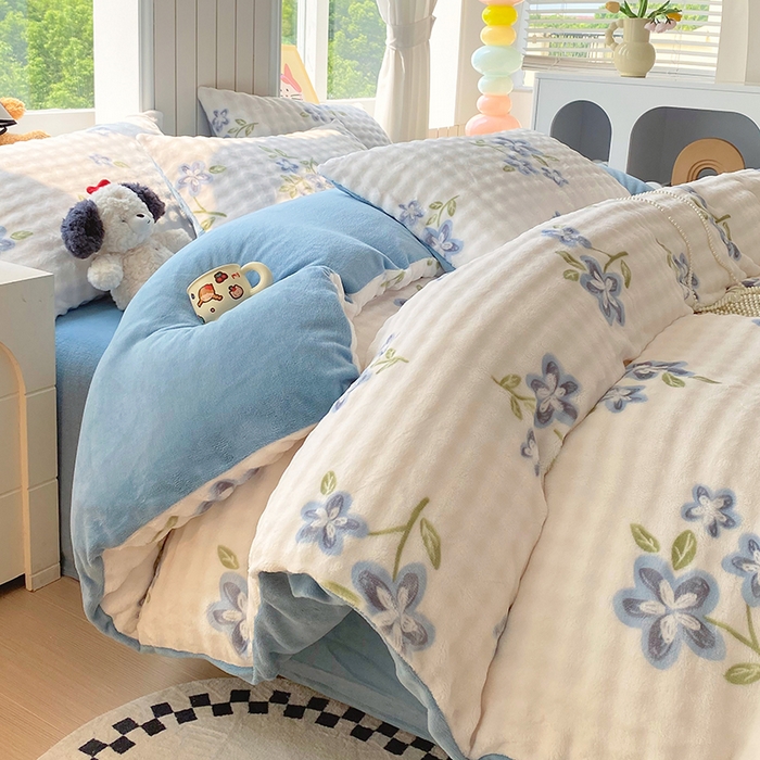 91家纺网 家纺一手货源 找家纺 艾橙 2025新款泡泡牛奶绒加厚保暖印花四件套 花吟