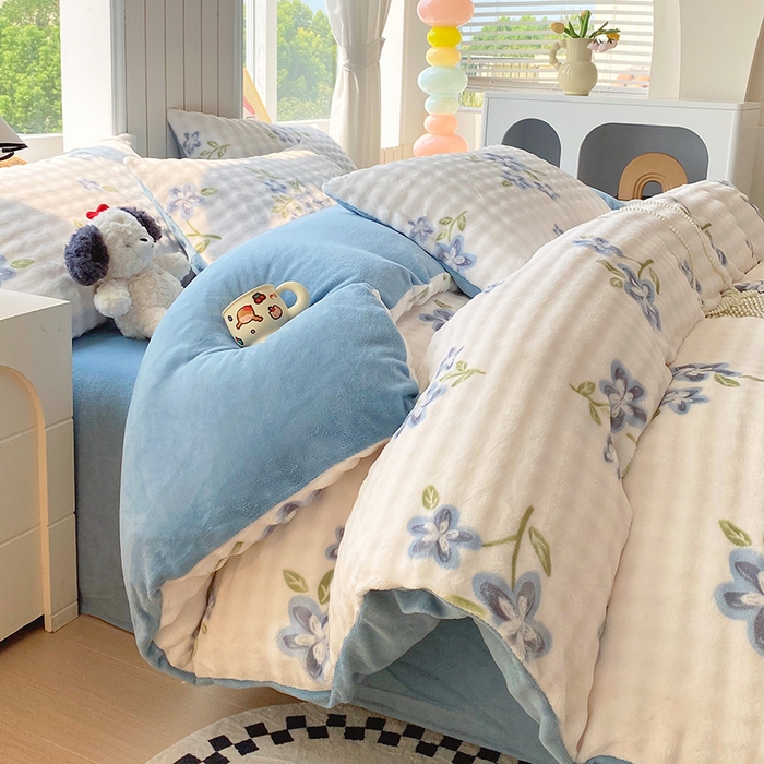 91家纺网 家纺一手货源 找家纺 艾橙 2025新款泡泡牛奶绒加厚保暖印花四件套 花吟