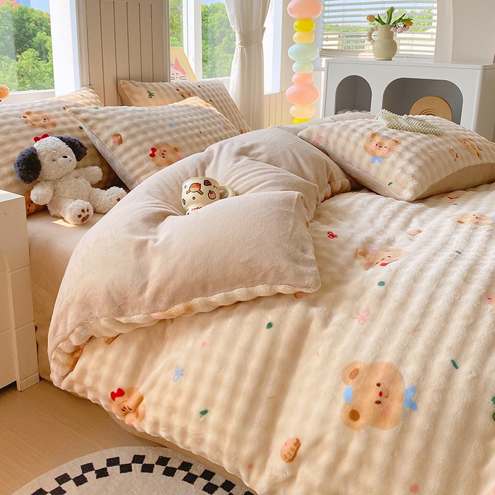 91家纺网 家纺一手货源 找家纺 艾橙 2025新款泡泡牛奶绒加厚保暖印花四件套 黄油小熊