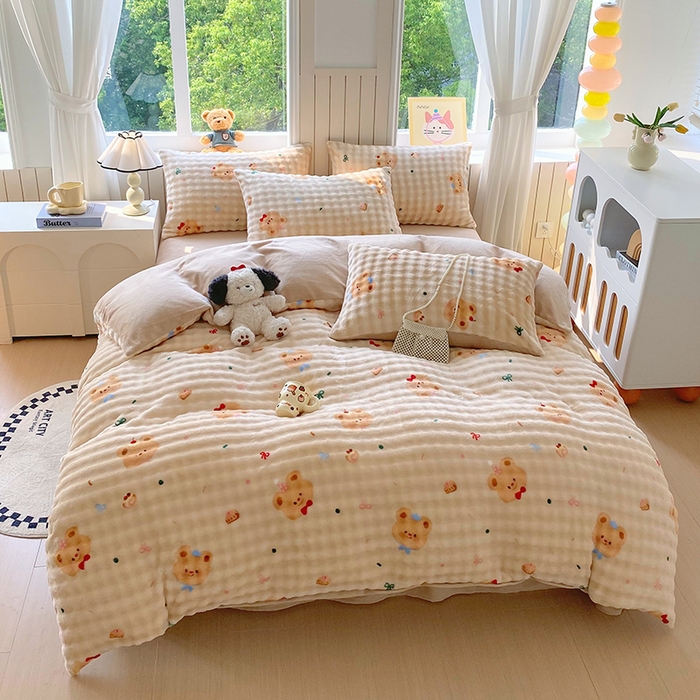 91家纺网 家纺一手货源 找家纺 艾橙 2025新款泡泡牛奶绒加厚保暖印花四件套 黄油小熊