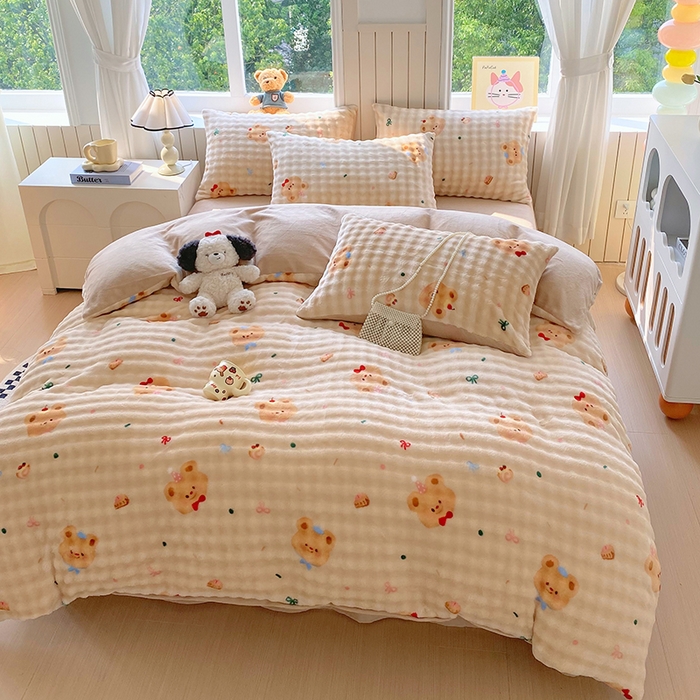 91家纺网 家纺一手货源 找家纺 艾橙 2025新款泡泡牛奶绒加厚保暖印花四件套 黄油小熊