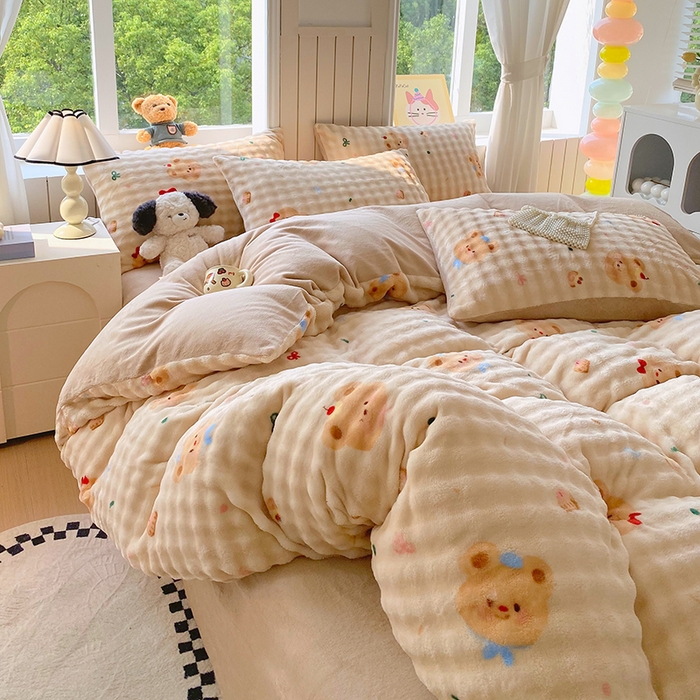 91家纺网 家纺一手货源 找家纺 艾橙 2025新款泡泡牛奶绒加厚保暖印花四件套 黄油小熊