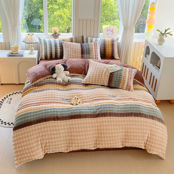 91家纺网 家纺一手货源 找家纺 艾橙 2025新款泡泡牛奶绒加厚保暖印花四件套 简条纹