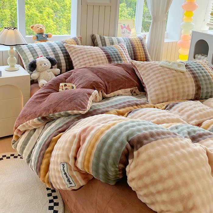 91家纺网 家纺一手货源 找家纺 艾橙 2025新款泡泡牛奶绒加厚保暖印花四件套 简条纹