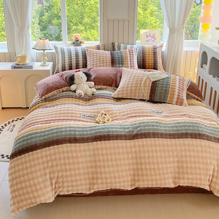 91家纺网 家纺一手货源 找家纺 艾橙 2025新款泡泡牛奶绒加厚保暖印花四件套 简条纹