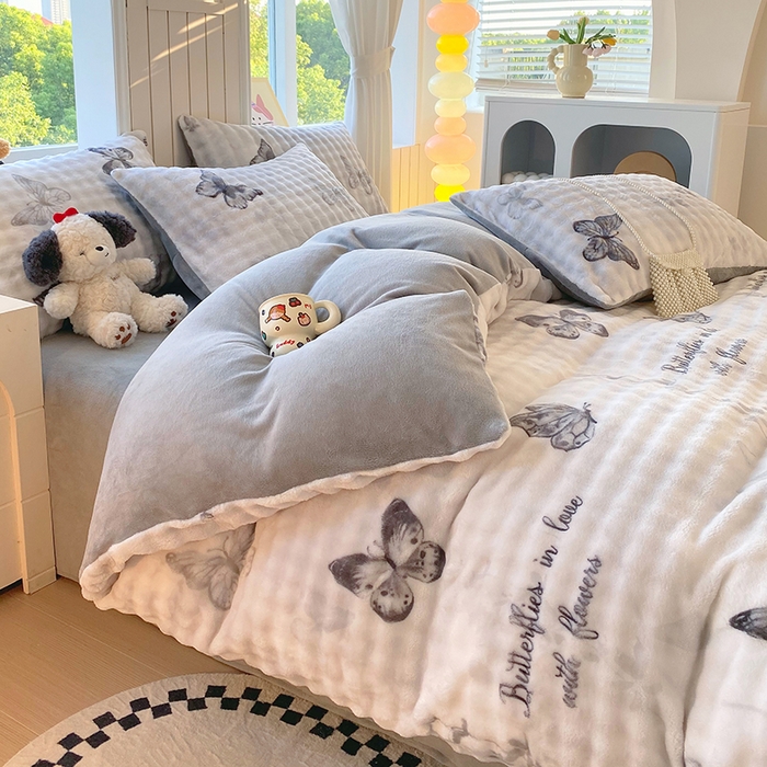 91家纺网 家纺一手货源 找家纺 艾橙 2025新款泡泡牛奶绒加厚保暖印花四件套 简影蝴蝶