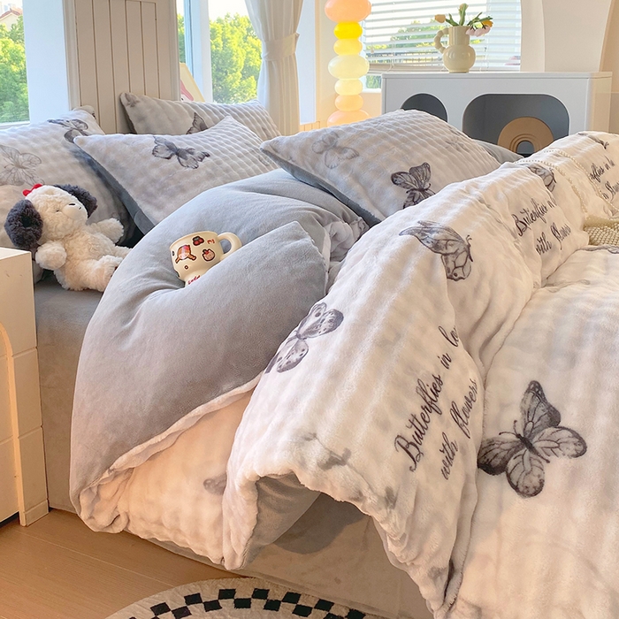 91家纺网 家纺一手货源 找家纺 艾橙 2025新款泡泡牛奶绒加厚保暖印花四件套 简影蝴蝶