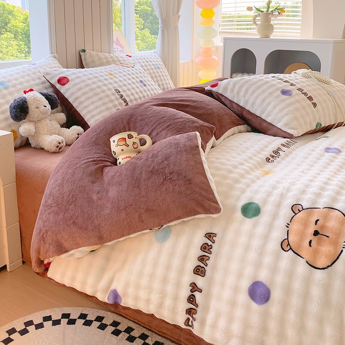 91家纺网 家纺一手货源 找家纺 艾橙 2025新款泡泡牛奶绒加厚保暖印花四件套 卡皮巴拉